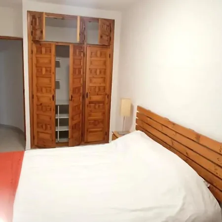 Apartamento En Con Jardin Y Piscina * دينايا