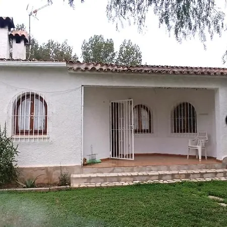 Apartamento En Con Jardin Y Piscina بيت للعطل
