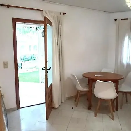 Apartamento En Con Jardin Y Piscina دينايا