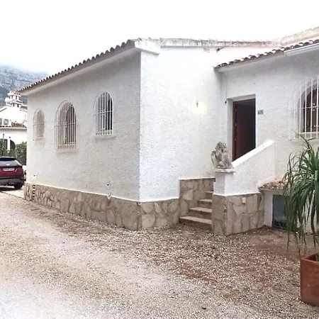 Apartamento En Con Jardin Y Piscina بيت للعطل