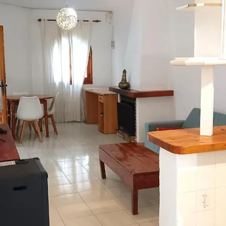 Hébergement de vacances Apartamento En Con Jardin Y Piscina *