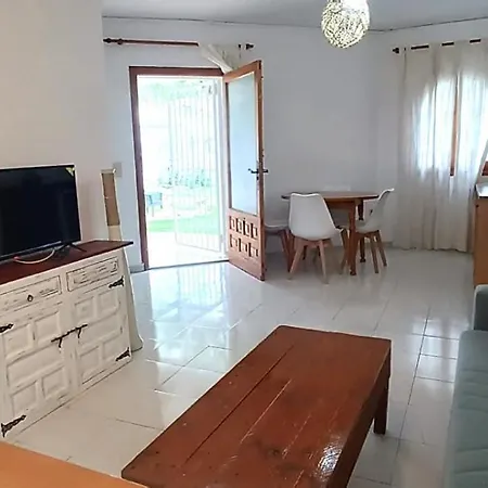 Apartamento En Con Jardin Y Piscina